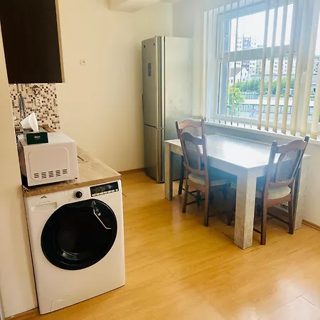 Small Flat, Great Location Lejlighed